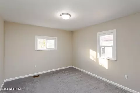 Bedroom - 933 Waverly Ave, Toledo, OH 43607 photo 5 of 6