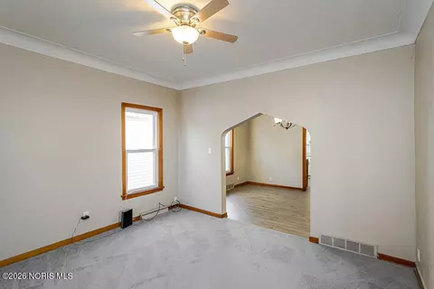 Living - 933 Waverly Ave, Toledo, OH 43607 photo 1 of 4