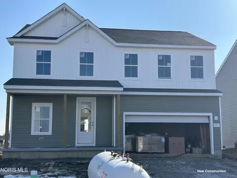 923 Darter Dr, Bowling Green, OH 43402