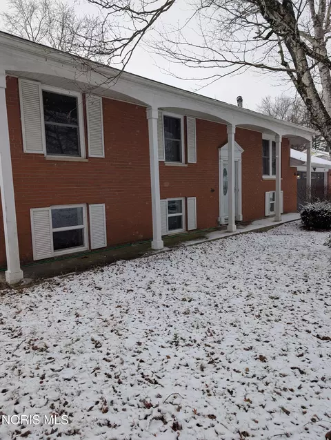 404 W 7th St, Sycamore, OH 44882