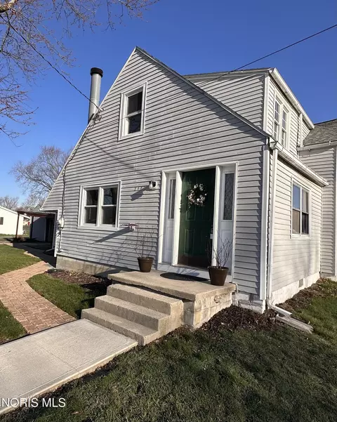 2400 Hollybrook Dr, Findlay, OH 45840