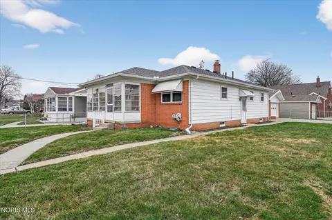 5202 302nd St, Toledo, OH 43611