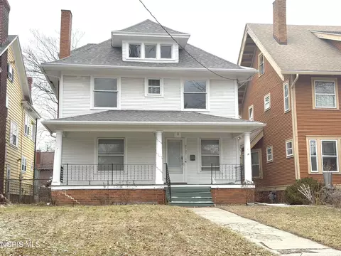 2727 Robinwood Ave, Toledo, OH 43610