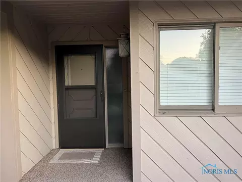 3305 N Stonehouse Dr #7, Port Clinton, OH 43452