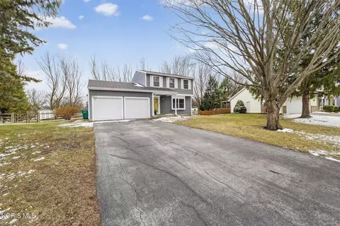 10325 Cliffwood Rd, Perrysburg, OH 43551