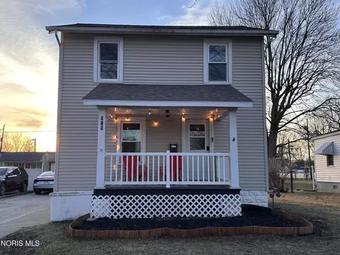 919 S Main St, Fostoria, OH 44830