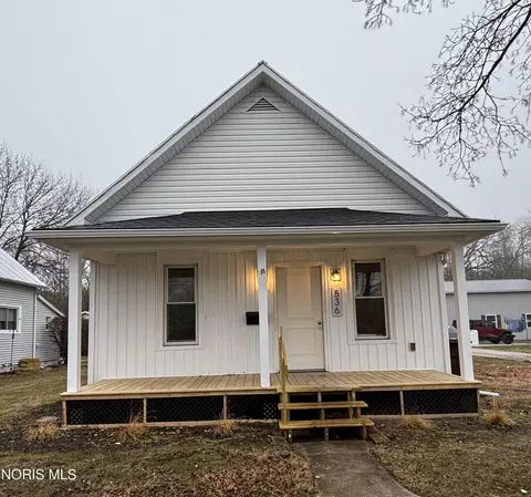 536 W Stone St, Gibsonburg, OH 43431