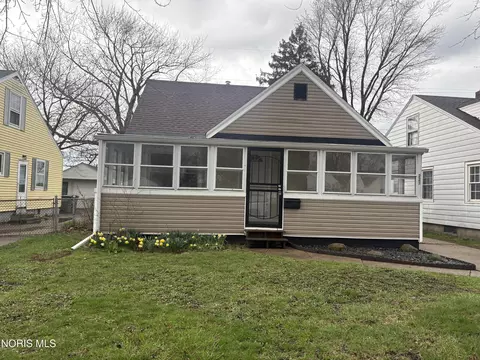 221 Orville Dr, Toledo, OH 43612
