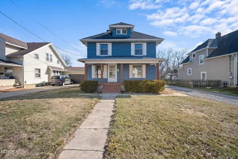 5804 Summit St, Sylvania, OH 43560