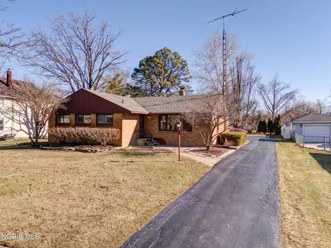 955 Louisiana Ave, Perrysburg, OH 43551