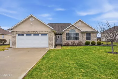 18845 Olympic Dr, Findlay, OH 45840
