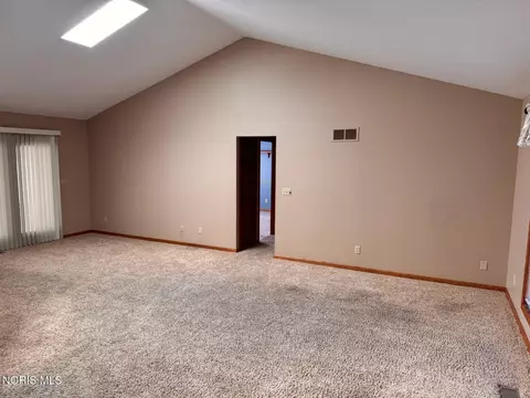 Living - 202 Sycamore Ln, Bryan, OH 43506 photo 3 of 4