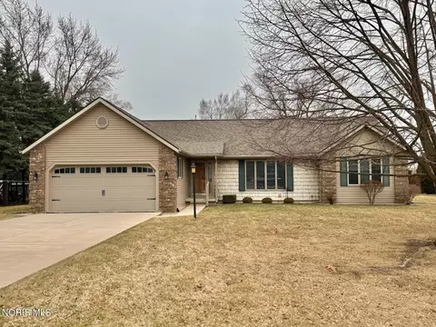 202 Sycamore Ln, Bryan, OH 43506
