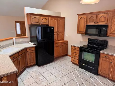 Kitchen - 202 Sycamore Ln, Bryan, OH 43506 photo 3 of 4