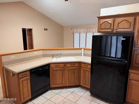 Kitchen - 202 Sycamore Ln, Bryan, OH 43506 photo 4 of 4