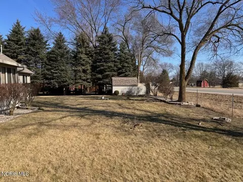 Exterior - 202 Sycamore Ln, Bryan, OH 43506 photo 3 of 3
