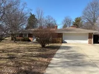 1936 W Crest Dr, Toledo, OH 43614