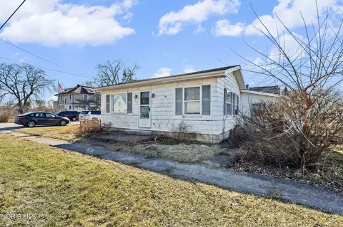 205 Main St, Clay Center, OH 43408