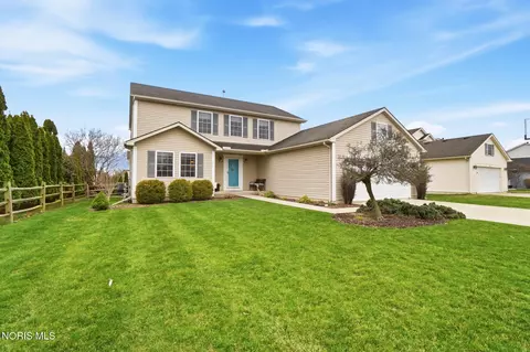 116 Earl North Dr, Haskins, OH 43525