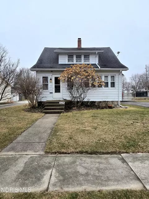 529 W Maple St, Deshler, OH 43516