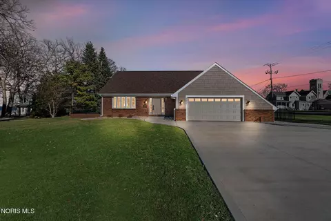 502 Stone St, Lakeside Marblehead, OH 43440