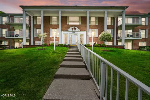 5679 Monroe St UNIT 319, Sylvania, OH 43560