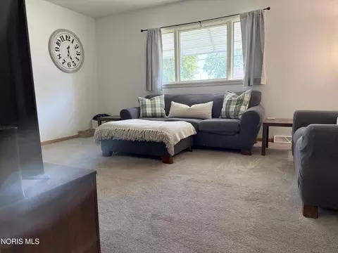 Living - 114 E Perry St, Walbridge, OH 43465 photo 2 of 4