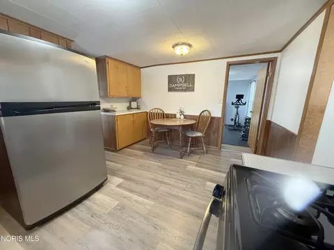 Kitchen - 114 E Perry St, Walbridge, OH 43465 photo 3 of 4