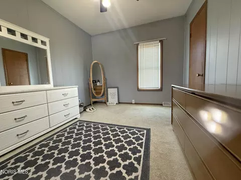 Bedroom - 114 E Perry St, Walbridge, OH 43465 photo 3 of 6