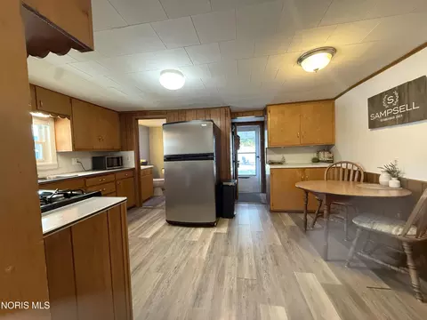 Kitchen - 114 E Perry St, Walbridge, OH 43465 photo 2 of 4