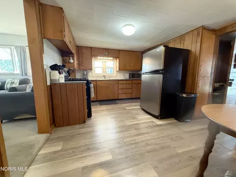 Kitchen - 114 E Perry St, Walbridge, OH 43465 photo 1 of 4