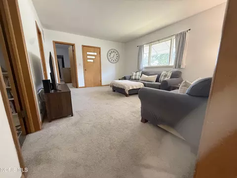 Living - 114 E Perry St, Walbridge, OH 43465 photo 1 of 4