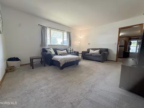 Living - 114 E Perry St, Walbridge, OH 43465 photo 3 of 4