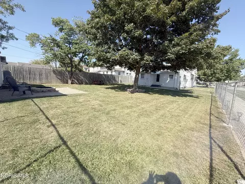 Exterior - 114 E Perry St, Walbridge, OH 43465 photo 7 of 7