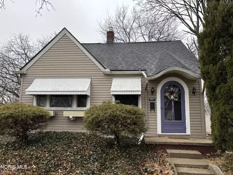 435 W 3rd St, Perrysburg, OH 43551