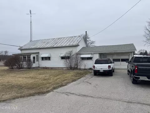 24015 Jewell Rd, Defiance, OH 43512