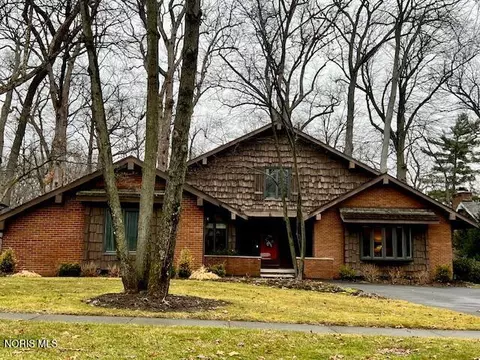 5936 Barkwood Ln, Sylvania, OH 43560