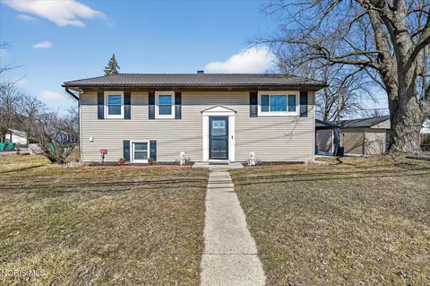 7304 Wales Rd, Northwood, OH 43619