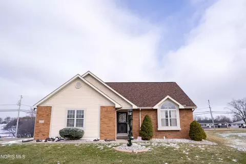 100 Ponderosa Pine Dr, Defiance, OH 43512