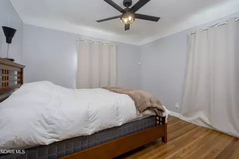 Bedroom - 923 Mackow Dr, Toledo, OH 43607 photo 1 of 4