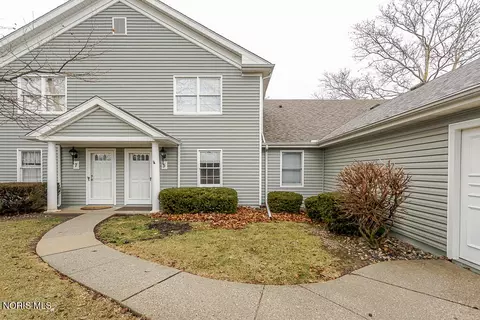 5 Olde Orchard Dr, Perrysburg, OH 43551