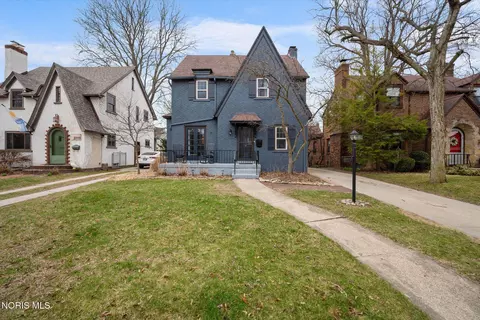 3723 Grantley Rd, Toledo, OH 43613