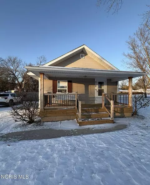 918 Park St, Napoleon, OH 43545