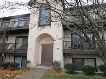 1660 Brownstone Blvd #213, Toledo, OH 43614