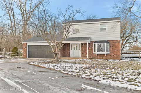 14590 Liberty Hi Rd, Bowling Green, OH 43402