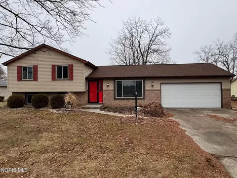 210 Lakeview Dr, Bryan, OH 43506