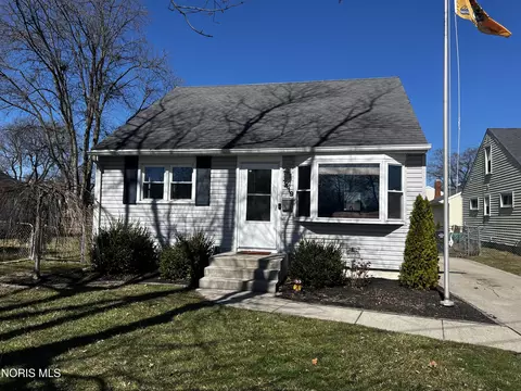 1419 7th St, Maumee, OH 43537
