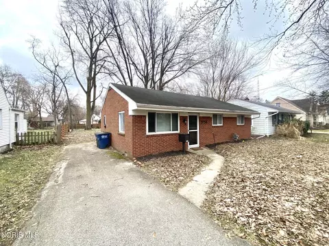 5758 Harvest Ln, Toledo, OH 43623