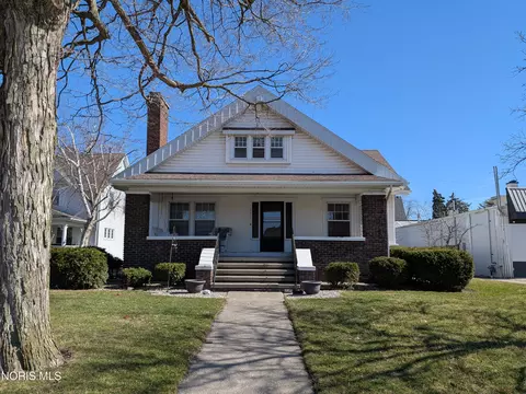 207 Jefferson Ave, Defiance, OH 43512