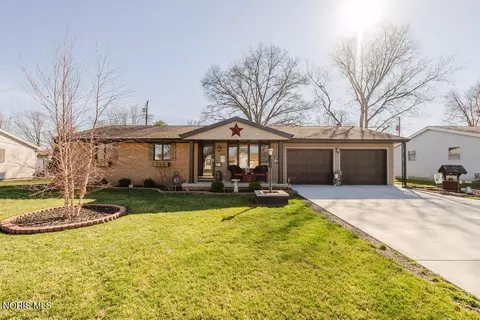 2419 Hollybrook Dr, Findlay, OH 45840
